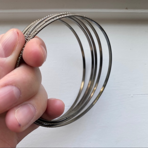 Vintage brassy thin tribal-style bangle bracelets - Picture 3 of 6